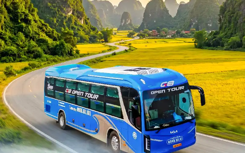 Local bus service between Hanoi and Ninh Binh.