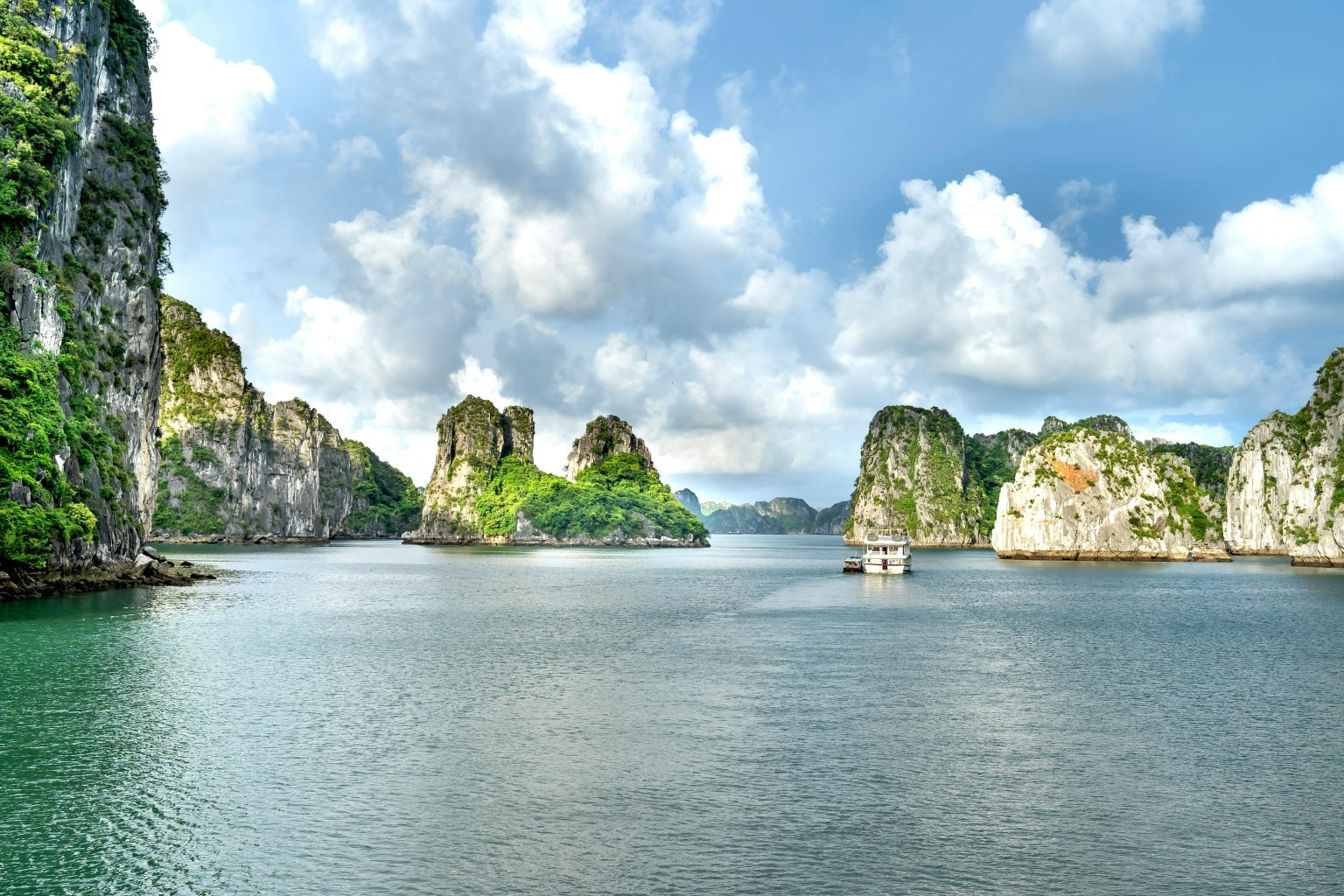 Ninh Binh to Ha Long shuttle bus service - Cruise on Ha Long Bay