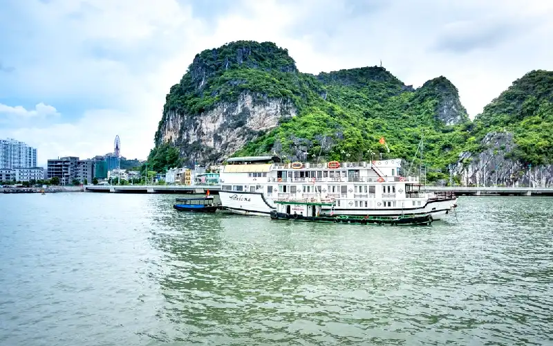 ha-long-bay-cruise-northern-vietnam-7-days Ha Long Bay overnight cruise in Northern Vietnam