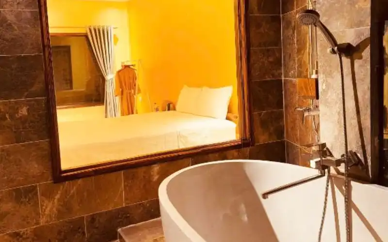 romantic-hotel-room-ninh-binh-couples Romantic hotel room for couples in Ninh Binh